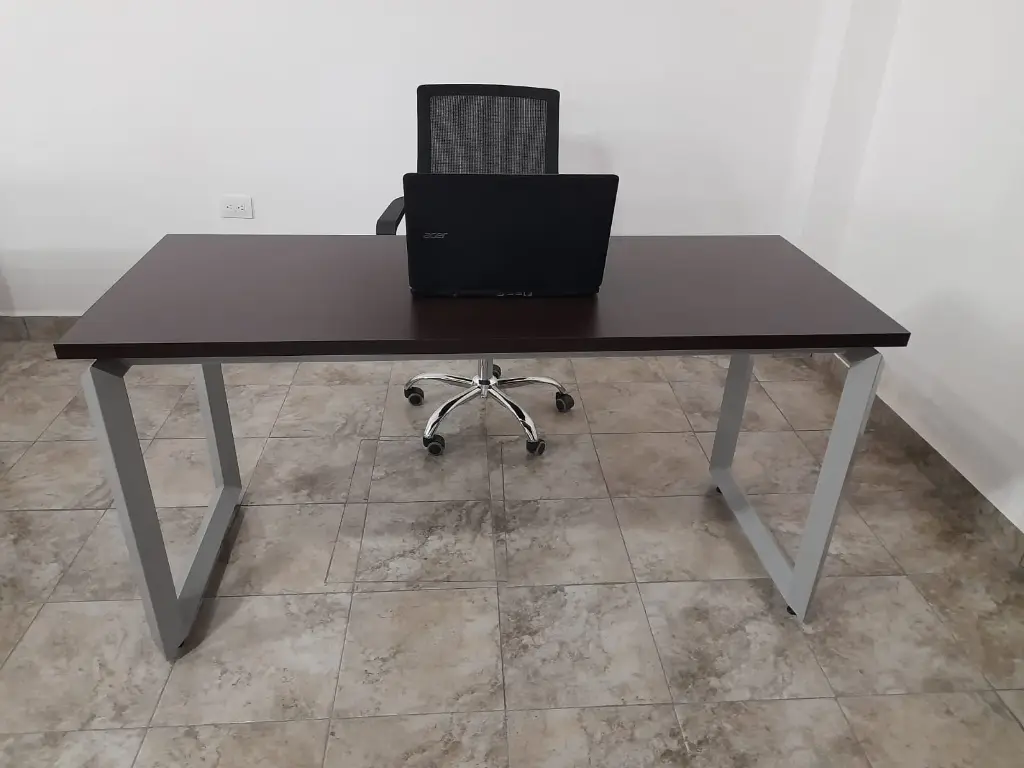 ESCRITORIO EN MELAMINA LÍNEA QUATTR