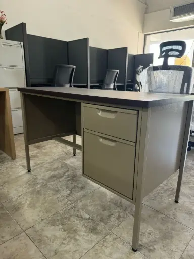 ESCRITORIO METALICO CON DOS GAVETAS